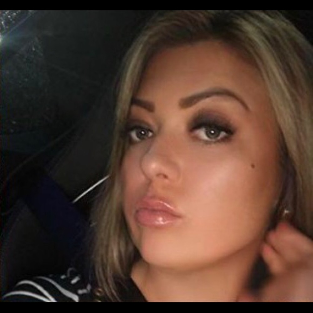 Meet your Posher, Stephanie